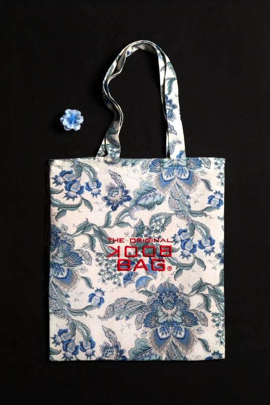 TOTE Bag - White Blue with embroidery, lining and two practical pockets